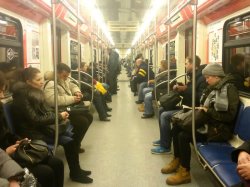 Москвичей просят использовать общественный транспорт для поездок в центр города