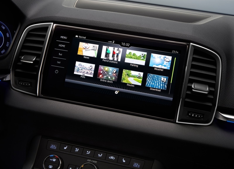 Платформа SmartLink , совместимая с Apple CarPlay, Android Auto и MirrorLink обеспечивает интеллектуальное сетевое взаимодействие между автомобилем и смартфоном