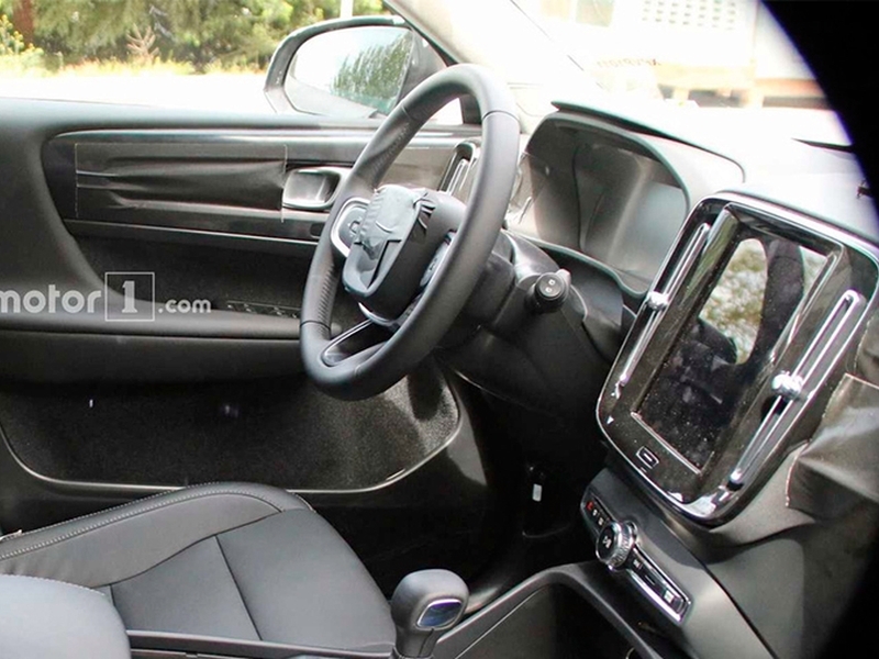 Volvo XC40: шпионские фото интерьера