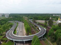 В Москве открыт новый путепровод в форме подковы