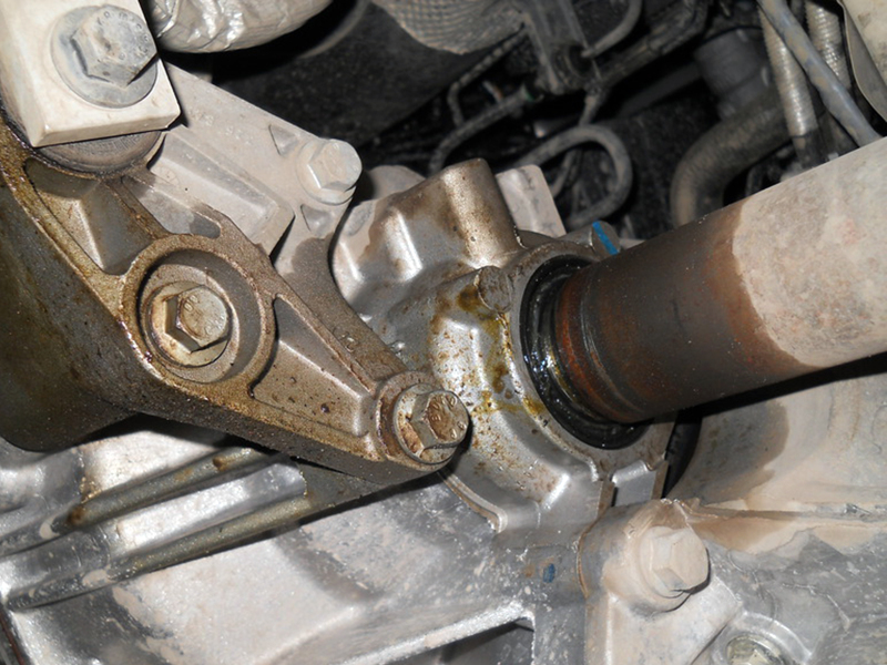 Течь сальника правого привода – одна из самых распространенных и неприятных «болячек»