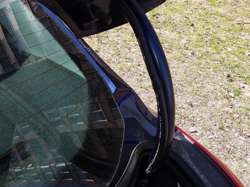 Жгут проводов багажника «любит» лопаться в местах изгиба