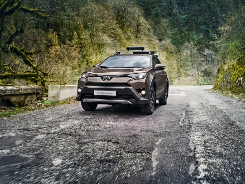 Toyota RAV4 Adventure — в России от 1 749 000 рублей