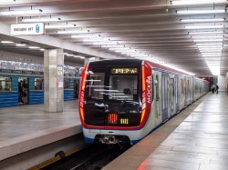 Московских автовладельцев просят пересесть на общественный транспорт