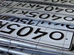 Российские автомобилисты смогут выбирать буквы и цифры для госномеров