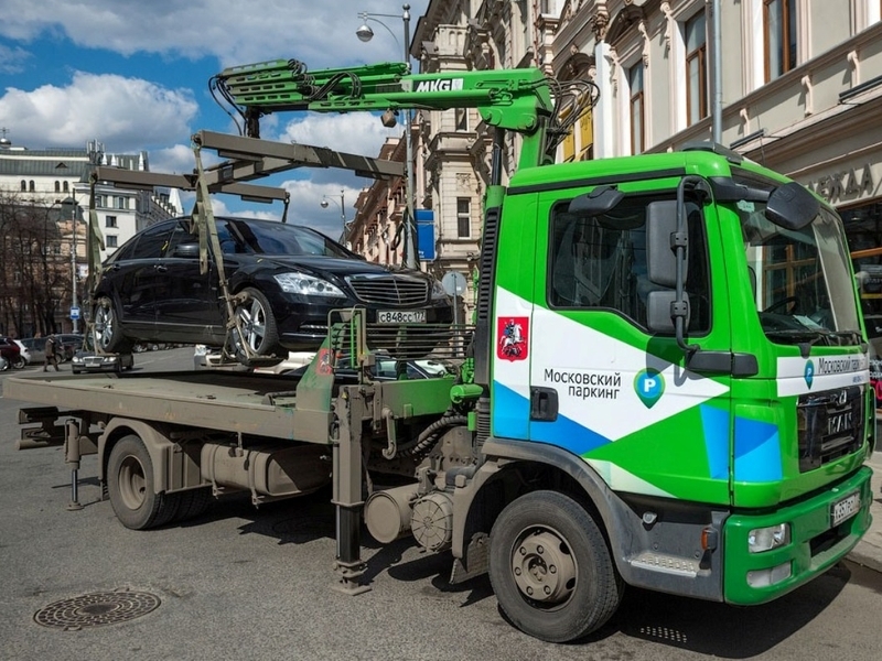 Названы улицы Москвы, с которых чаще всего эвакуируют автомобили