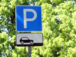Число парковок в пилотных проектах реновации в Москве вырастет вдвое