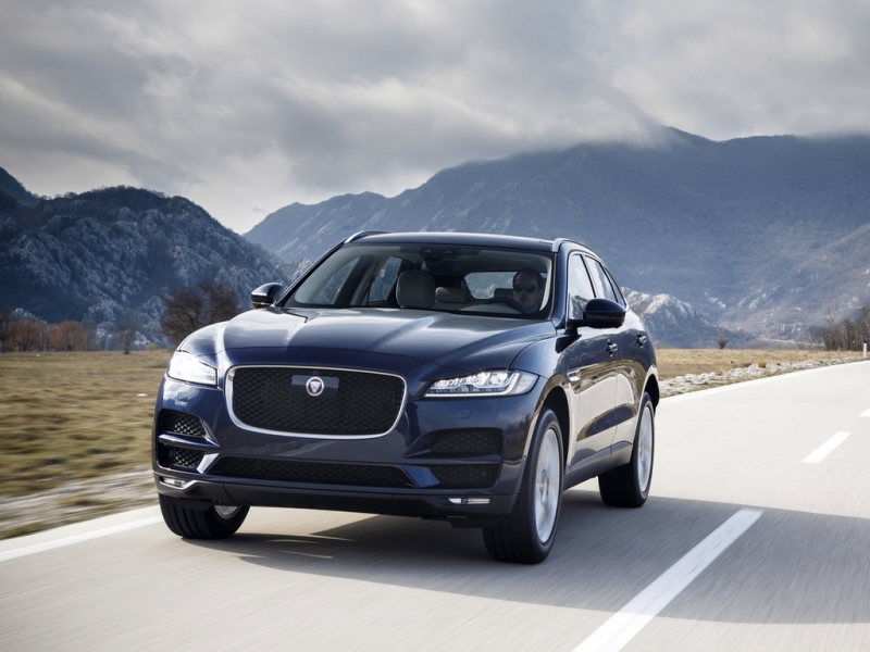 Jaguar F-PACE немного обновился