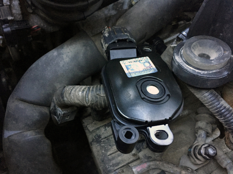 Отказы датчика положения акселектора АКПП редки, но неприятны. Автомобиль без него передвигаться не сможет