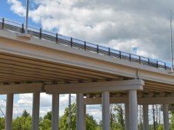 На Северо-Восточной хорде в Москве начался монтаж очередного путепровода