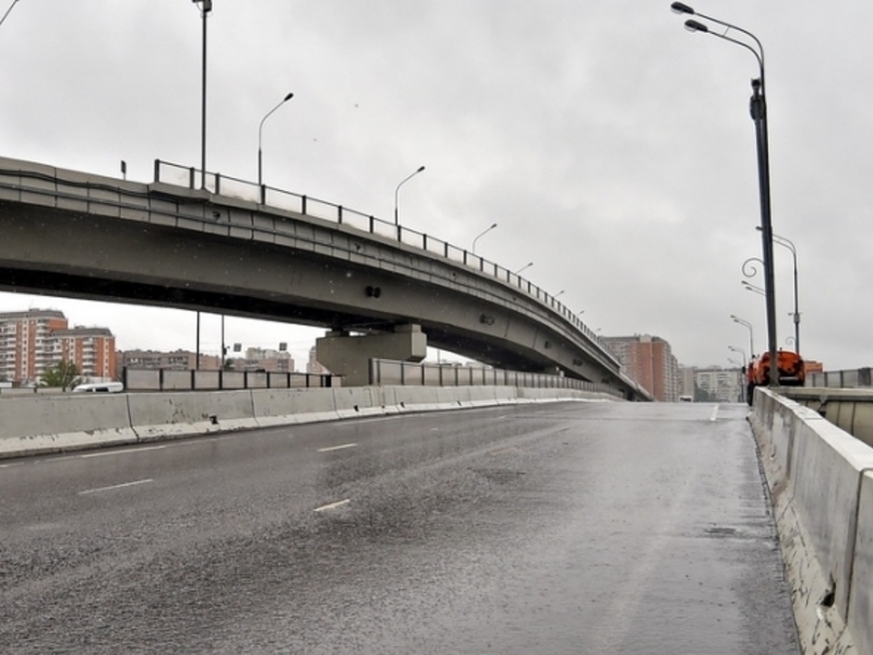На участке Северо-Восточной хорды в Москве появился новый мост