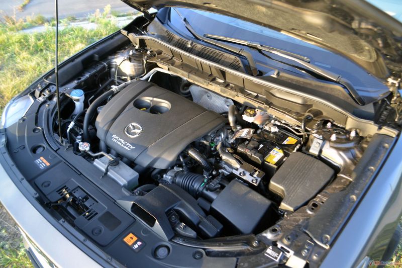 Двигатель атмосферный 2,5-литровый. 194 л.с. при 6000 оборотов в минуту, 257 Нм крутящего момента при 4000 оборотов в минуту