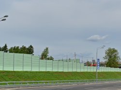 Вдоль дублера Внуковского шоссе в Москве установят шумозащитные экраны