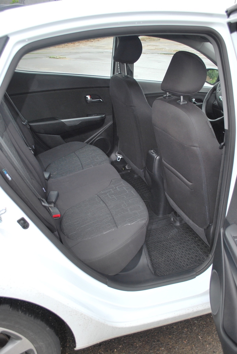 Задние сиденья Kia Rio (QB) 2011–17