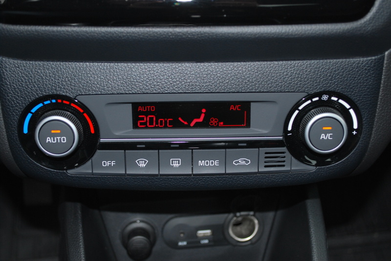 Блок управления климатом Kia Rio (QB) 2011–17