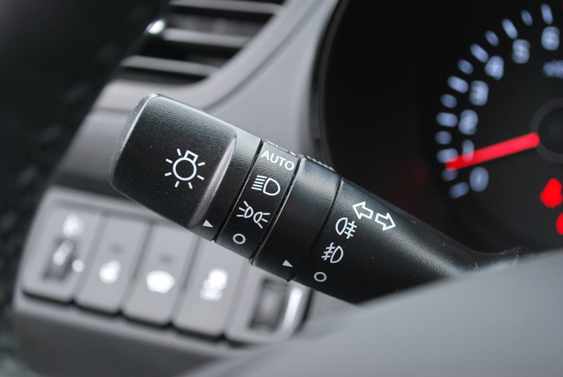 Подрулевые переключатели Kia Rio (QB) 2011–17