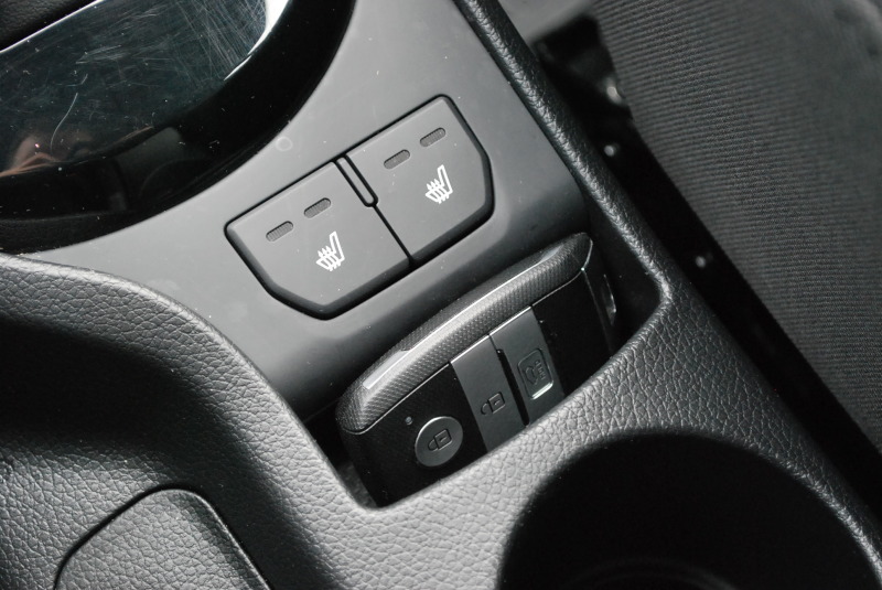 Тоннель между передними сиденьями Kia Rio (QB) 2011–17