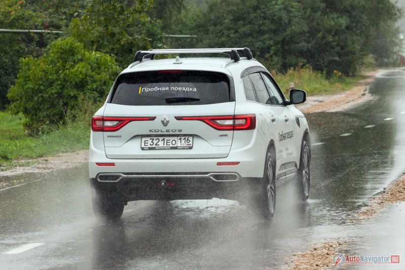Спокойный и размеренный стиль езды — залог благополучной поездки в ненастную погоду. Именно в таком режиме вождения Koleos в своей стихии