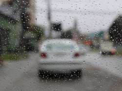 ГИБДД рекомендует водителям быть внимательными на дорогах в межсезонье