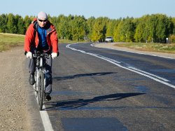 ГИБДД призывает пешеходов и велосипедистов быть предельно внимательными на дорогах