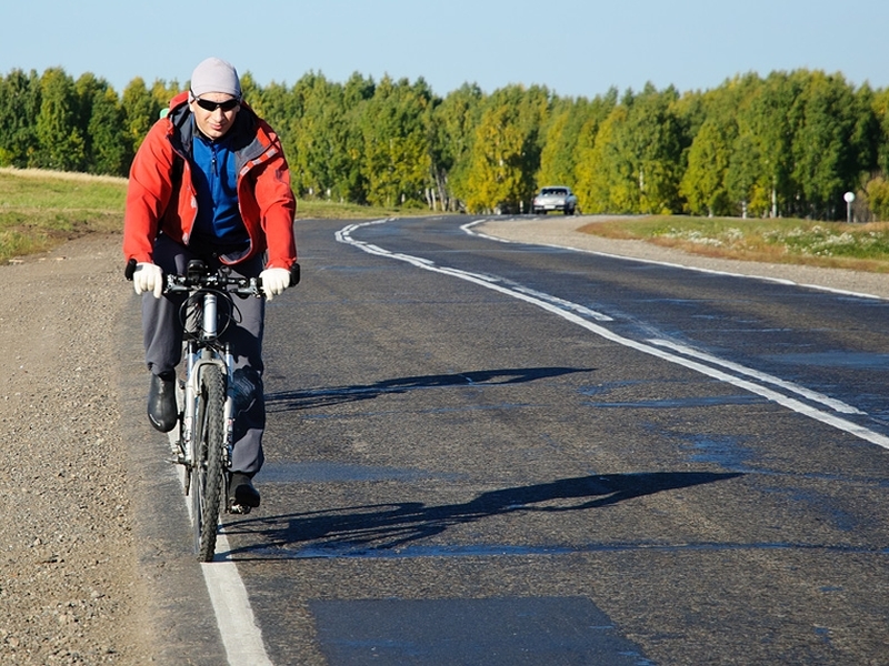 ГИБДД призывает пешеходов и велосипедистов быть предельно внимательными на дорогах