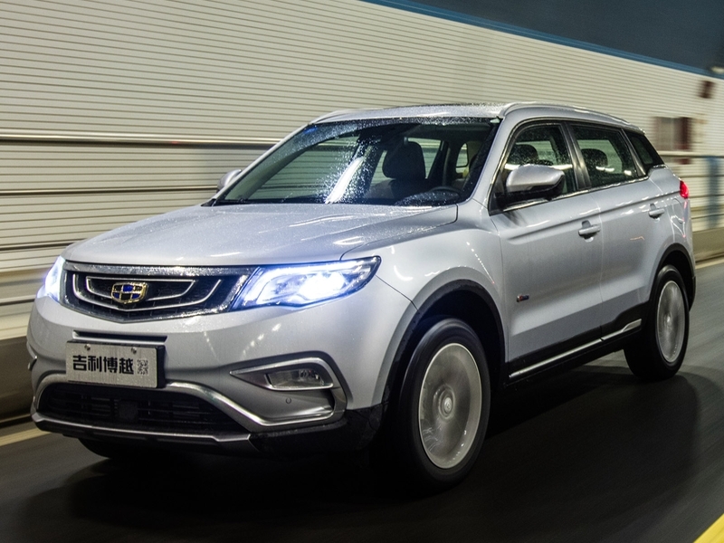 Марка Geely откроет в России шесть новых дилерских центров