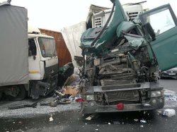 Названы самые аварийные участки МКАД