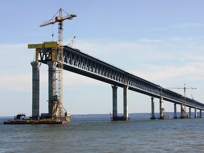 Установлены все опоры автодорожной части Крымского моста