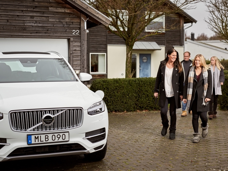 Обычные семьи будут помогать Volvo создавать автономные автомобили