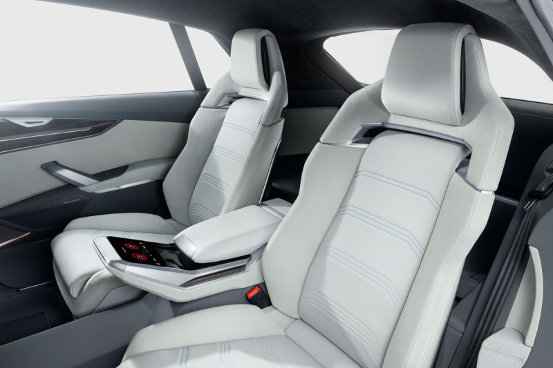 Задние сиденья Audi Q8 Concept