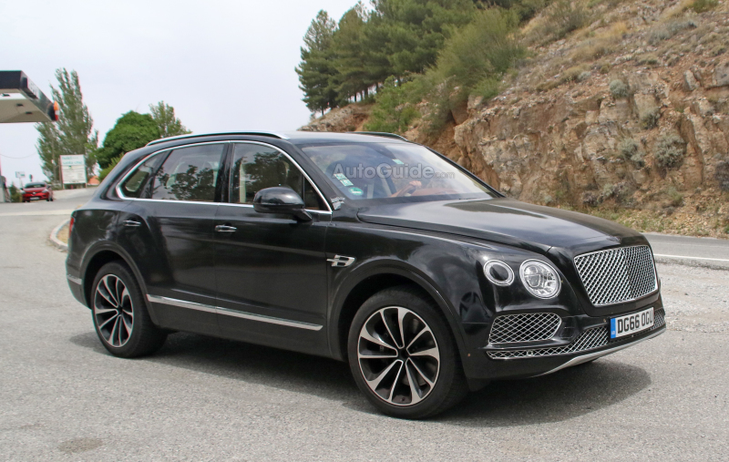 Bentley Bentayga Hybrid на испытаниях летом 2017 г.