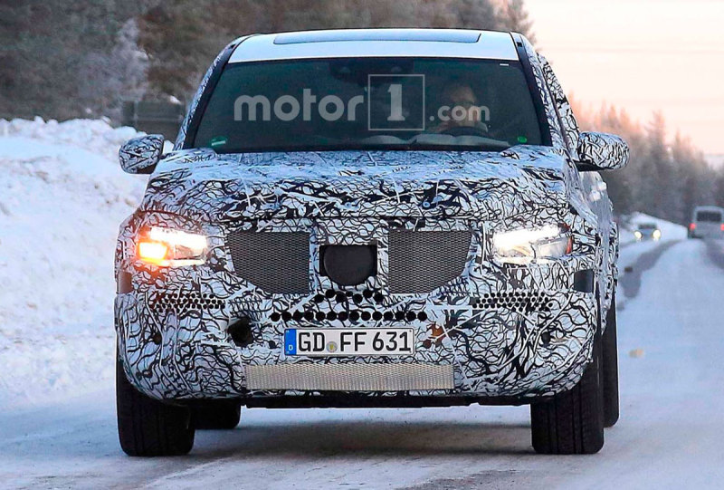 Новый Mercedes-Benz GLS 2019 проходит дорожные тесты