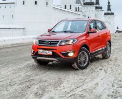 Кроссоверы Chery Tiggo с выгодными опциями: комплект зимних шин и беспроцентный кредит на полгода
