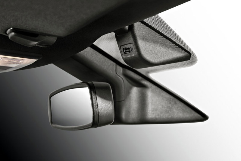 Дополнительный USB-разъём для видеорегистратора