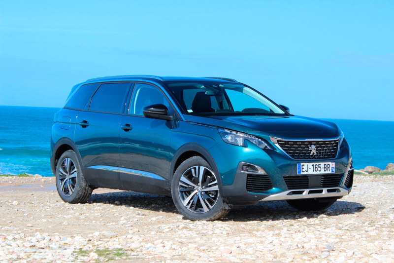 Peugeot 5008: в России от 1.899.000 рублей