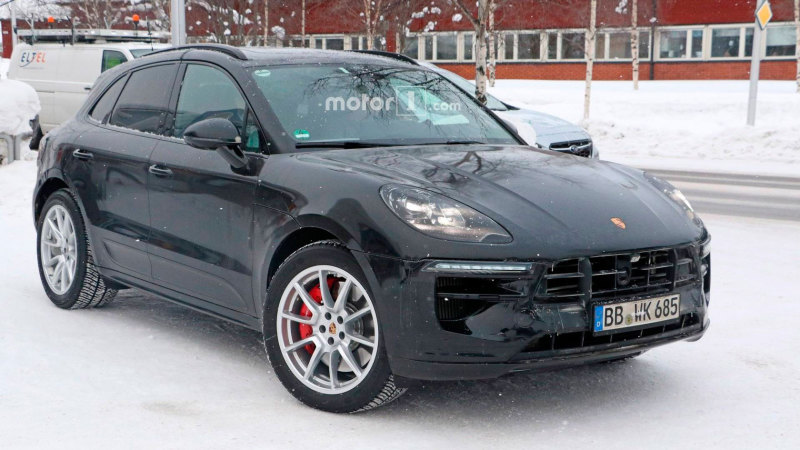 Porsche Macan 2019 продолжает проходить испытания накануне премьеры