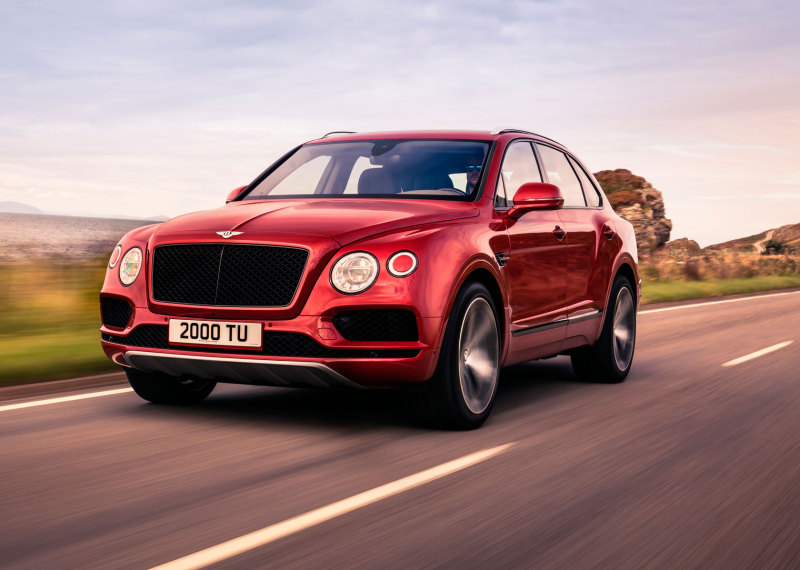 Самый "доступный" Bentley Bentayga V8 дебютирует в марте