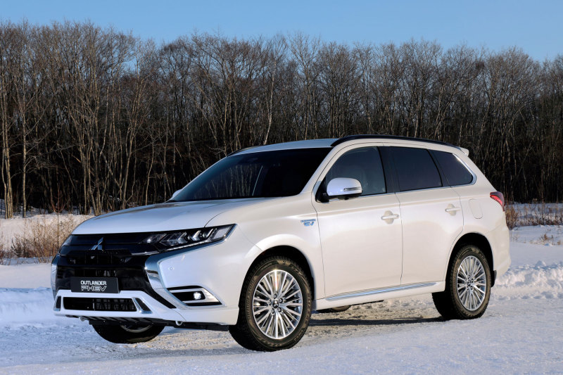 Обновлённый Mitsubishi Outlander 2018 показали в Женеве