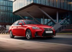 Lexus IS снова начали продавать в России