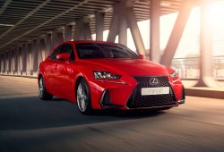 Lexus IS 300 - подробности российских комплектаций