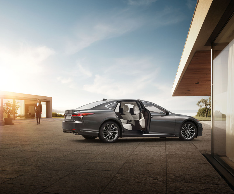 Лексус – Измайлово: новое поколение флагмана Lexus LS уже в наличии