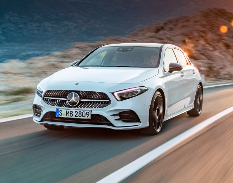 Новый хэтчбек Mercedes-Benz A-Class 2018: в России от 1.720.000 рублей