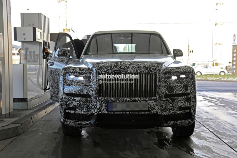 Люксовый кроссовер Rolls-Royce Cullinan официально покажут 10 мая