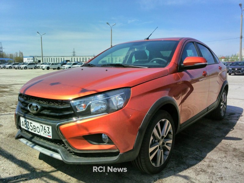 Первые седаны Lada Vesta Cross уже поступили в салоны дилеров