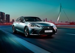 Новый Lexus ES 2019 появится в России осенью