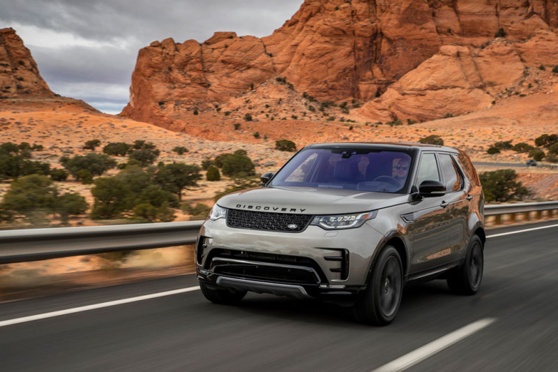 Land Rover Discovery и Range Rover Velar получили новые двигатели и оснащение