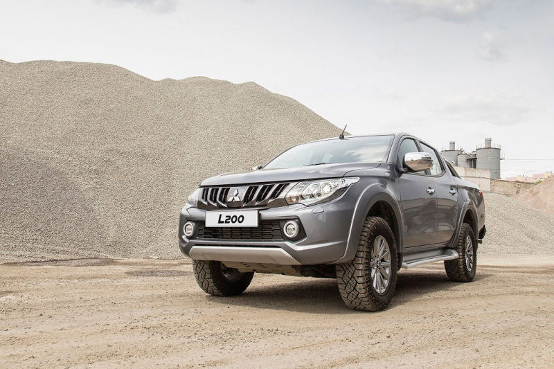 Пикап Mitsubishi L200 с "автоматом" и "механикой" стали продавать по одной цене