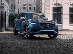 Гибридный Volvo XC90 T8 Twin Engine: в России от 5.469.000 руб.