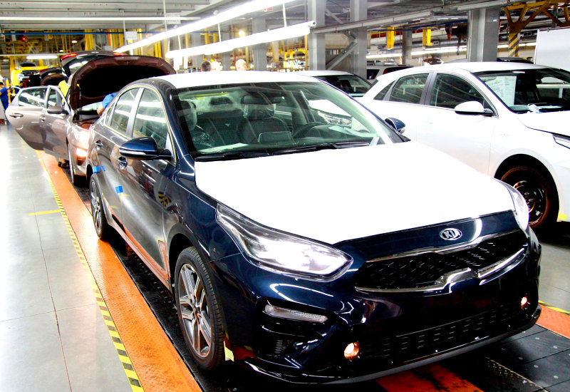 Новый седан KIA Cerato третьего поколения начали собирать в России