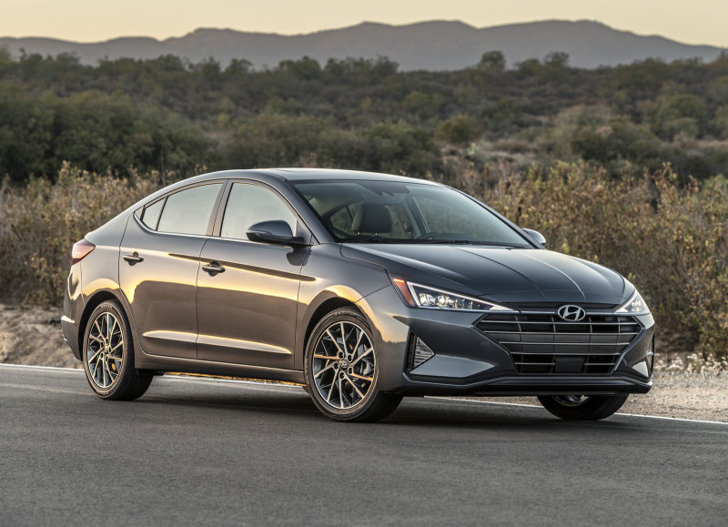 Обновлённый седан Hyundai Elantra 2019 показан официально